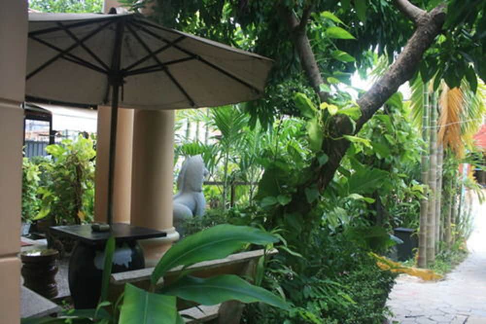 Фото Mom's Guesthouse