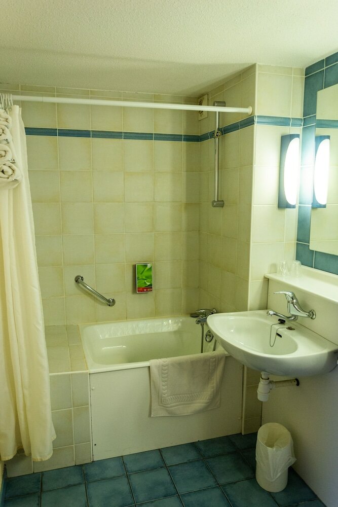 Фото Hotel Initial by Balladins La Roche-sur-Yon