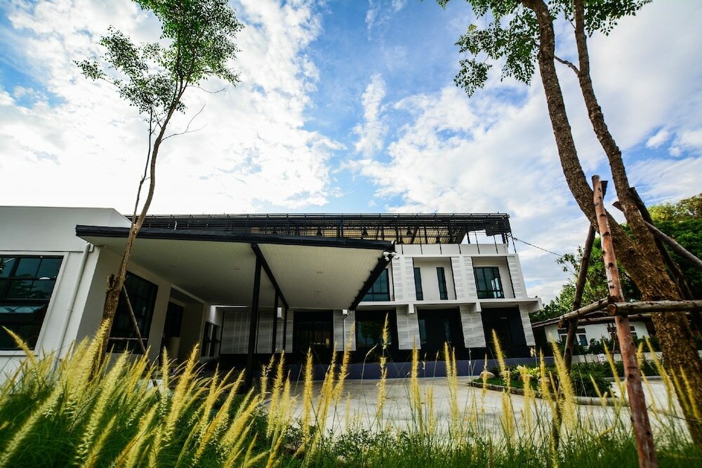 Фото By Hotel Kanchanaburi