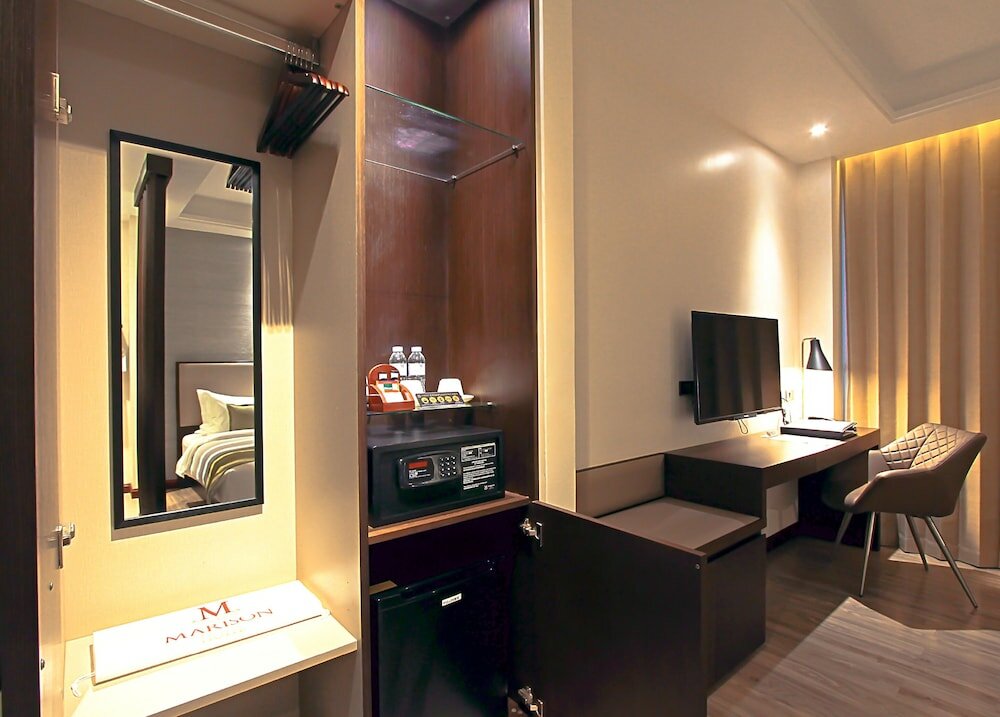 Фото The Marison Hotel