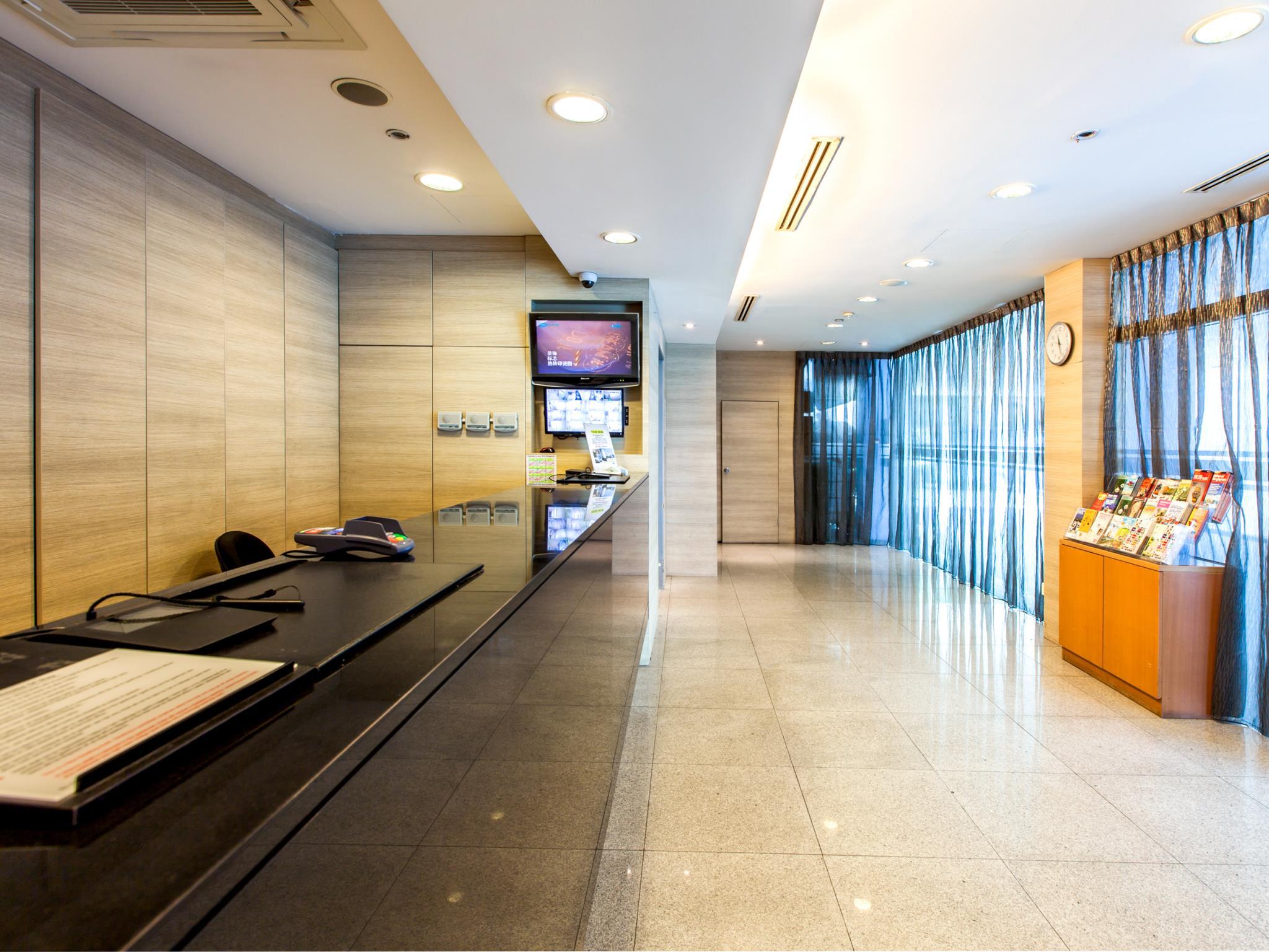 Фото Hotel 81 Lucky