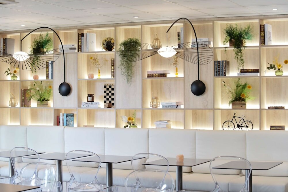 Фото Hôtel Kyriad La Rochelle Centre Ville