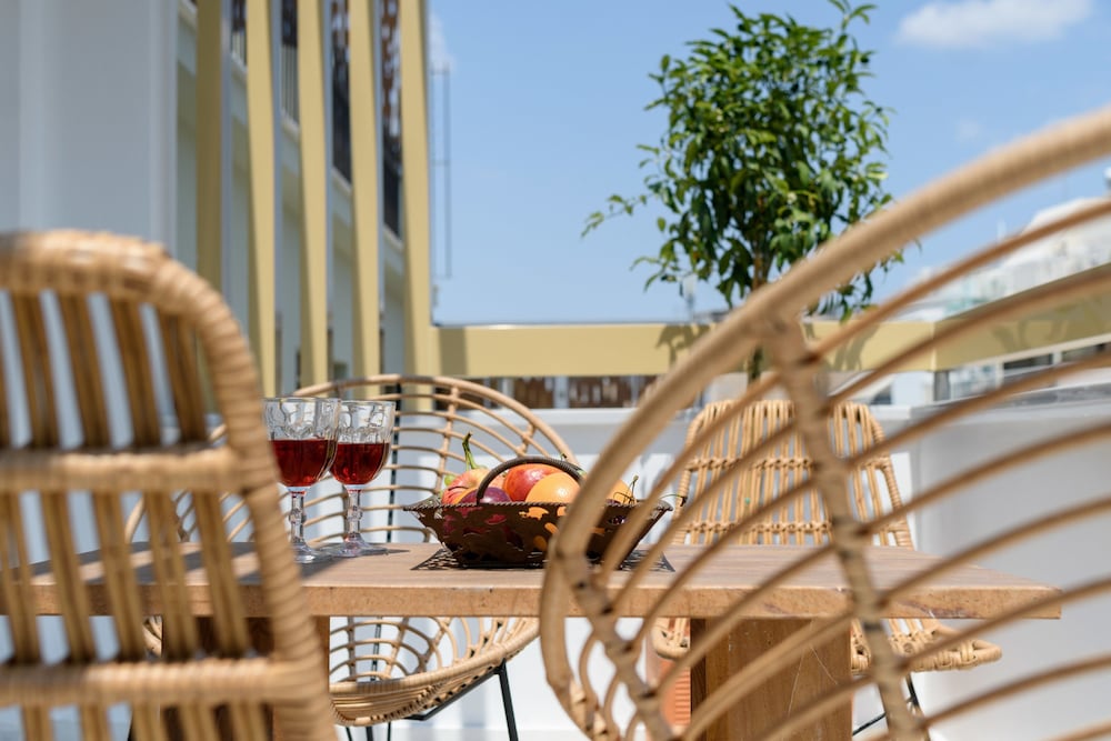 Фото Fos DownTown Suites