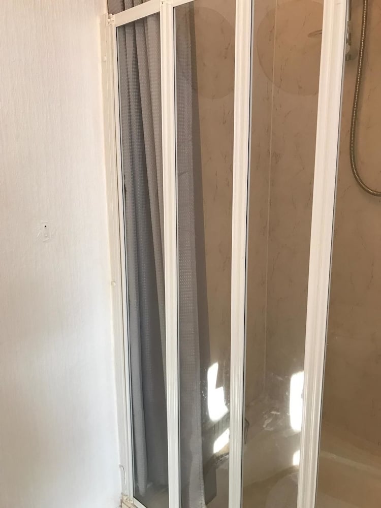 Фото Montgomery Hotel