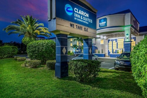 Внешний вид отеля Clarion Inn & Suites Central Clearwater Beach в Клеруотере, фото 4