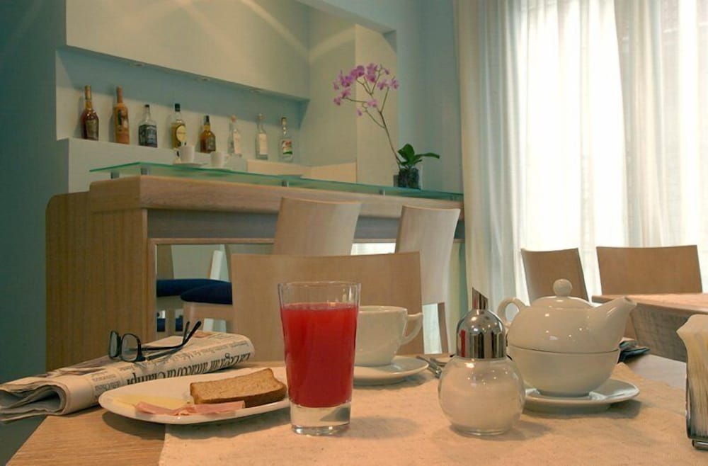 Фото Hotel Chiaraluna