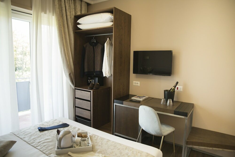 Фото Unicum Roma Suites