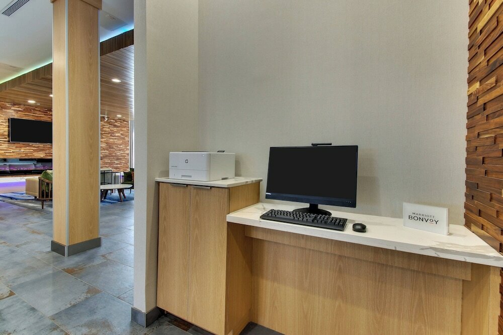 Фото Fairfield Inn & Suites by Marriott Houston Brookhollow