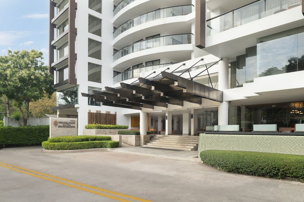 Фото Woodlands Suites Serviced Residences