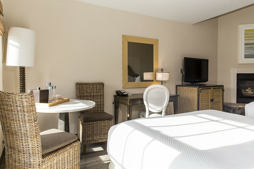 Фото Cottage Inn by The Sea