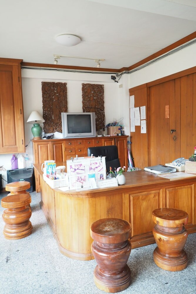 Фото Fah Place Hotel