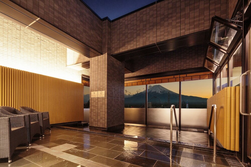 Фото Hotel Mystays Fuji Onsen Resort