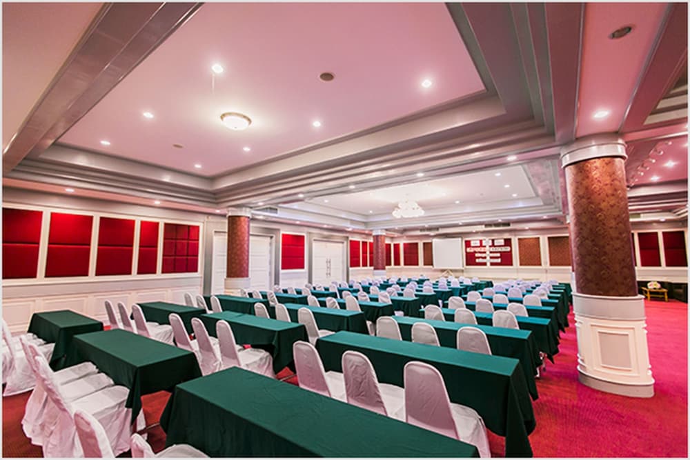 Фото Raya Grand Hotel