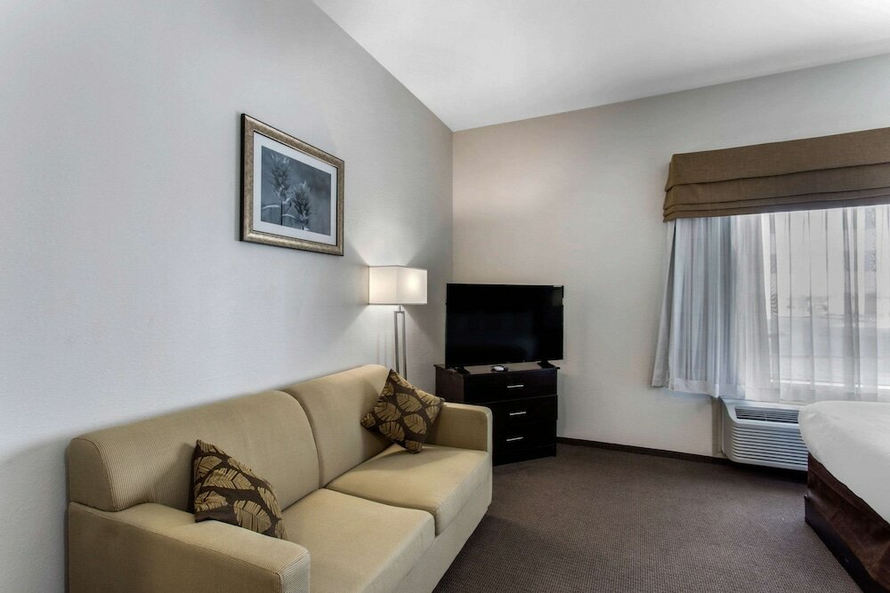 Фото Mainstay Suites