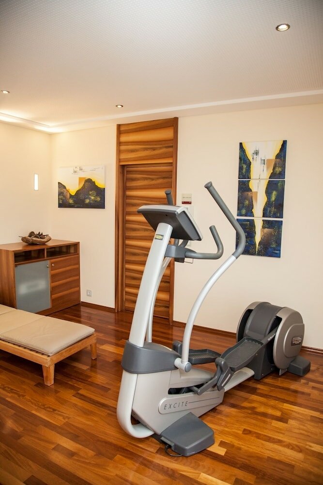 Фото Tinschert Hotel-Restaurant-Partyservice