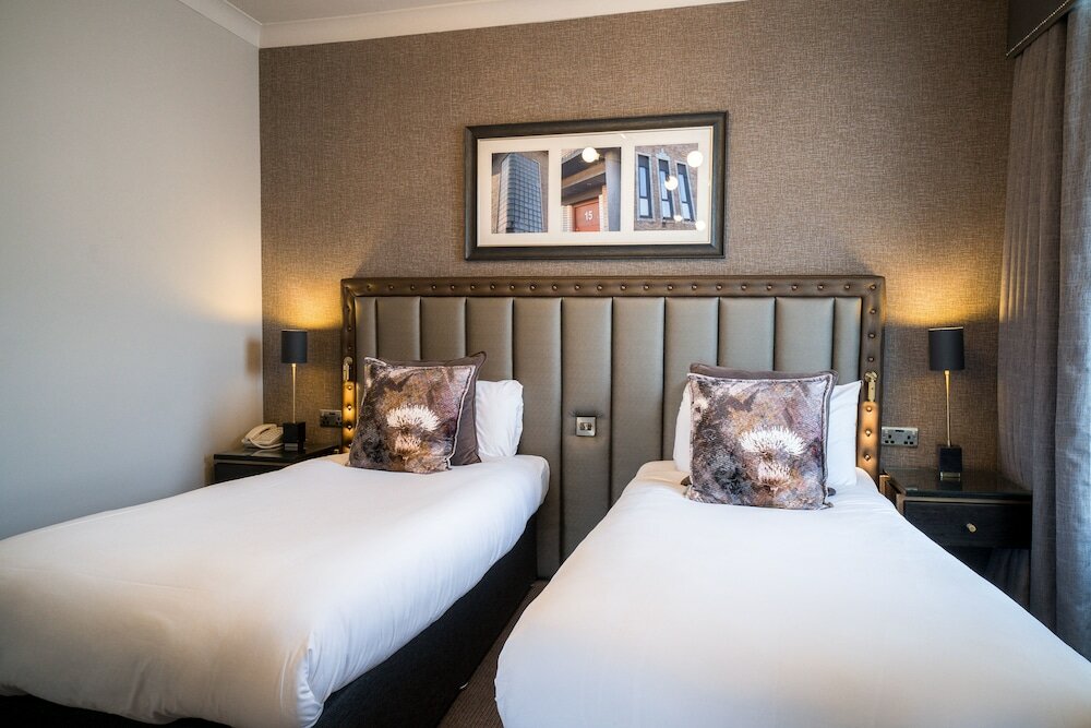 Фото Number 10 Hotel