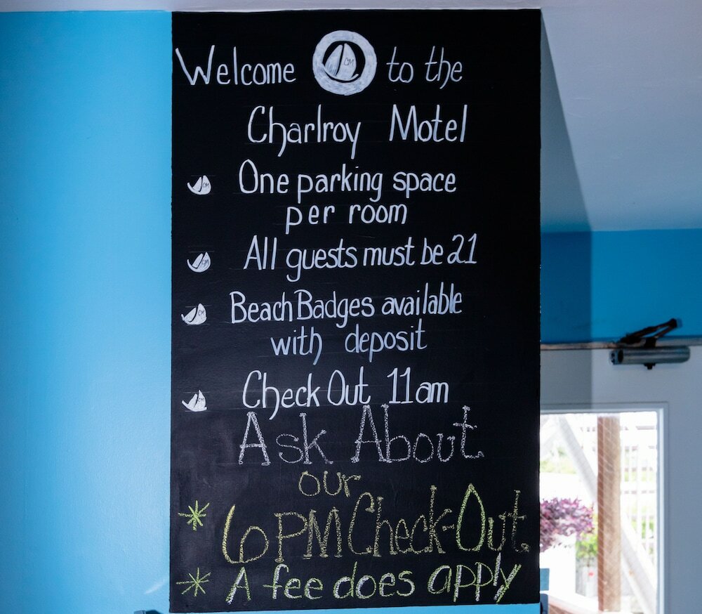 Фото Charlroy Motel