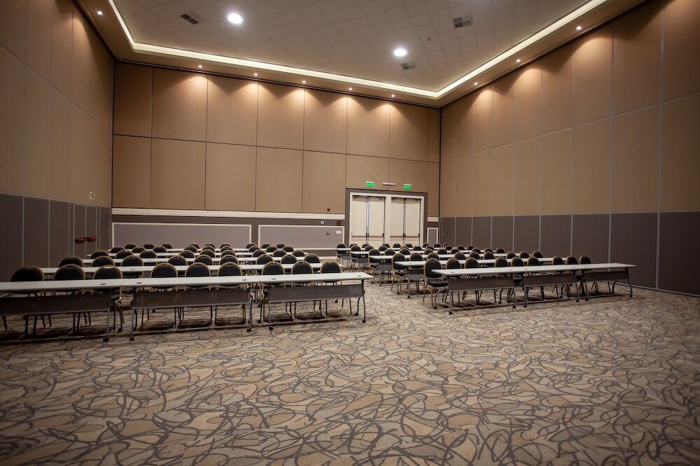 Фото Paseo La Galería Hotel & Suites