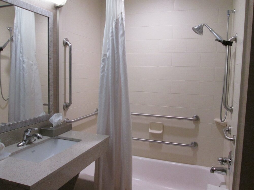 Фото Holiday Inn Express Cloverdale - Greencastle, an Ihg Hotel