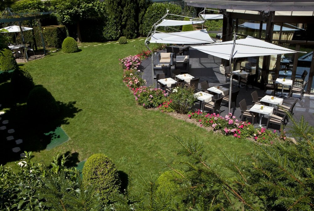 Фото Warwick Reine Astrid Lyon