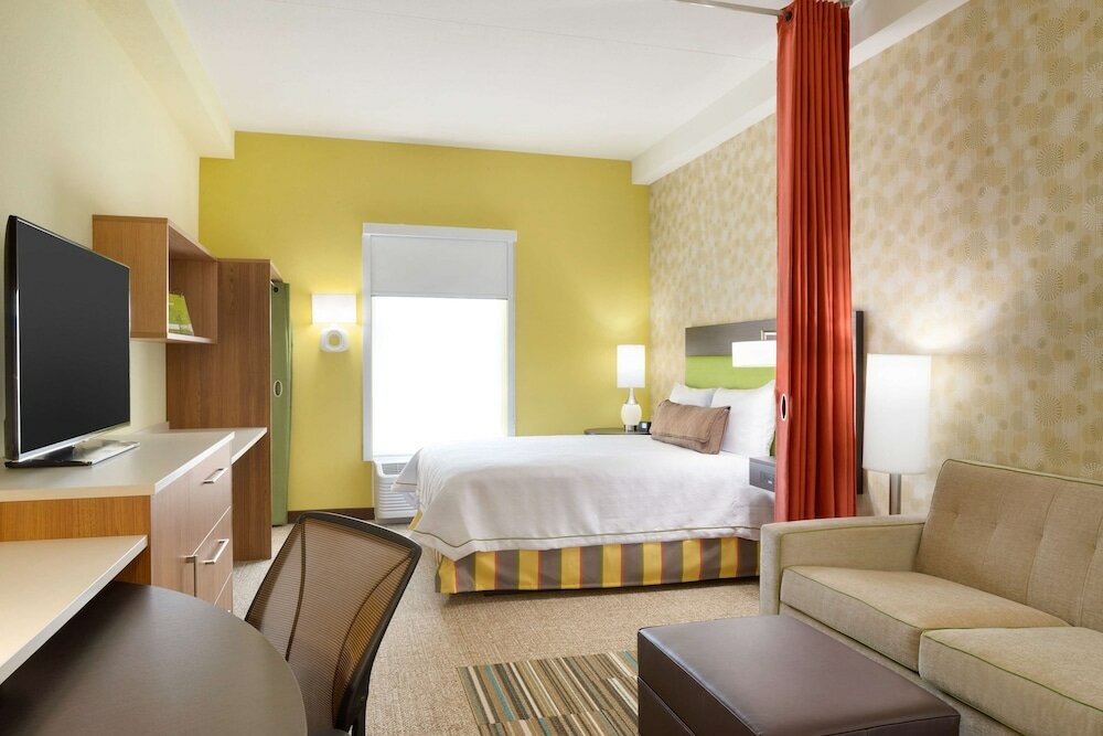 Фото Home2 Suites by Hilton Charlotte Airport