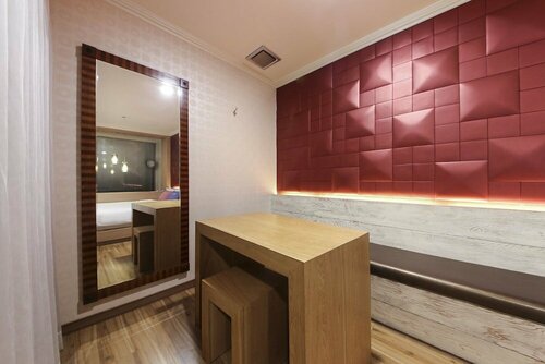Гостиница Central Hotel в Миряне