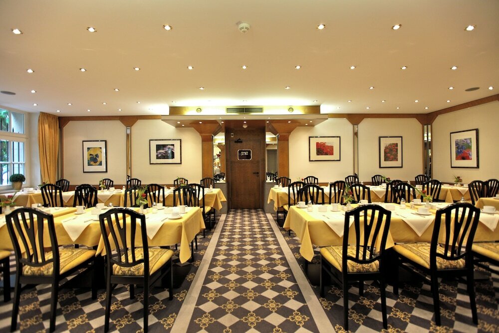 Фото Hotel Viktoria