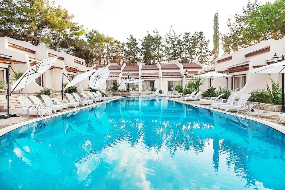 Фото Отель Le Chateau Lambousa