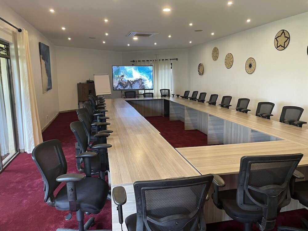 Фото Le Petit Village Hotel