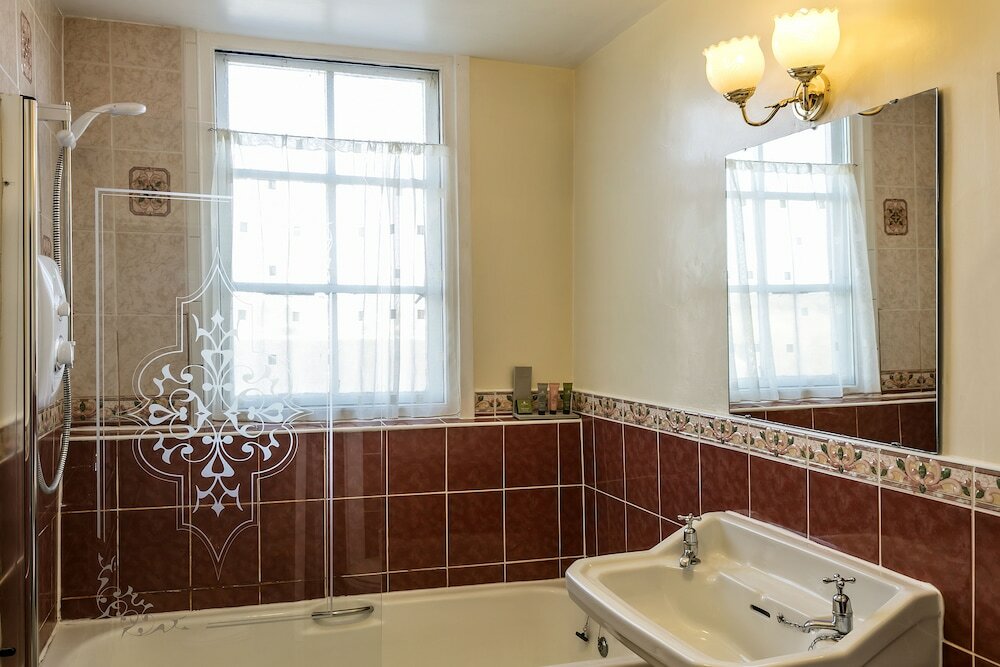 Фото Ednam House Hotel