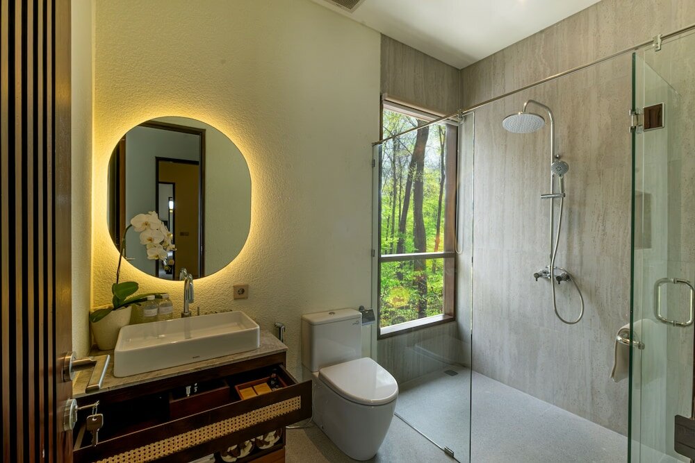 Фото Taman Dharmawangsa Suites