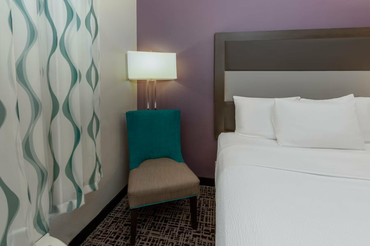Фото La Quinta Inn & Suites by Wyndham Rockwall
