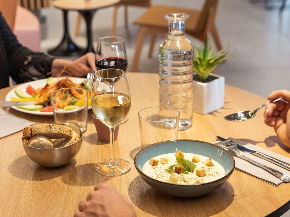 Фото Novotel Bordeaux Centre Gare Saint Jean