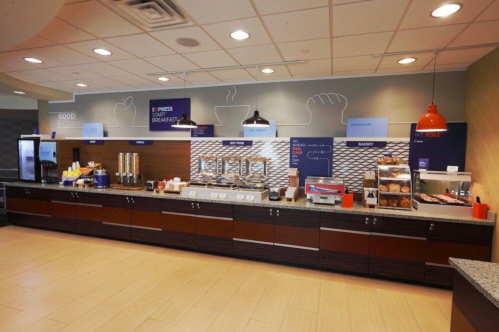 Фото Holiday Inn Express & Suites Pittsburgh West - Greentree, an Ihg Hotel
