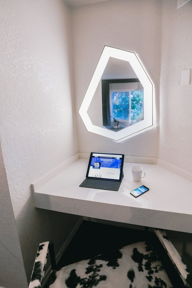 Фото Montrose at Beverly Hills