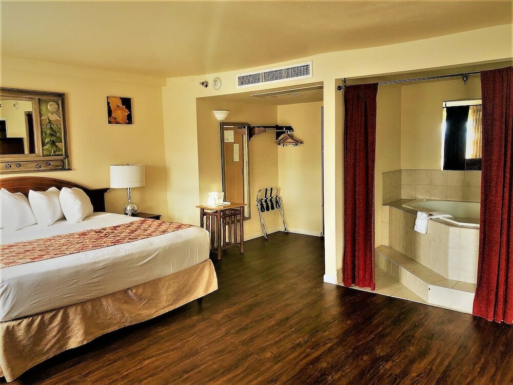 Фото Ramada by Wyndham Anchorage Downtown