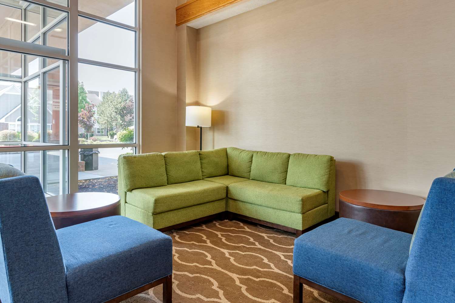 Фото Comfort Suites Salem