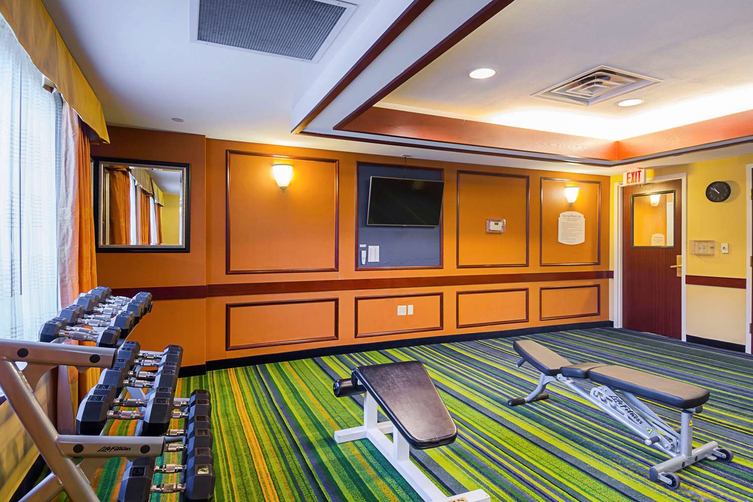 Фото Quality Inn Boston - Revere