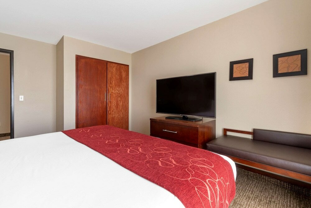 Фото Comfort Suites Downtown Sacramento