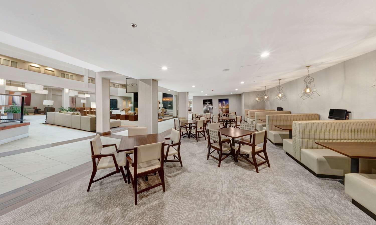 Фото Embassy Suites by Hilton Milwaukee Brookfield