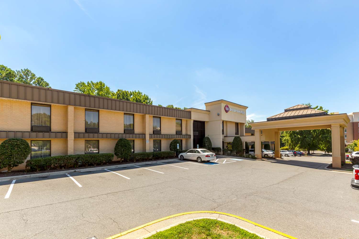 Фото Best Western Plus Cary Inn - Nc State