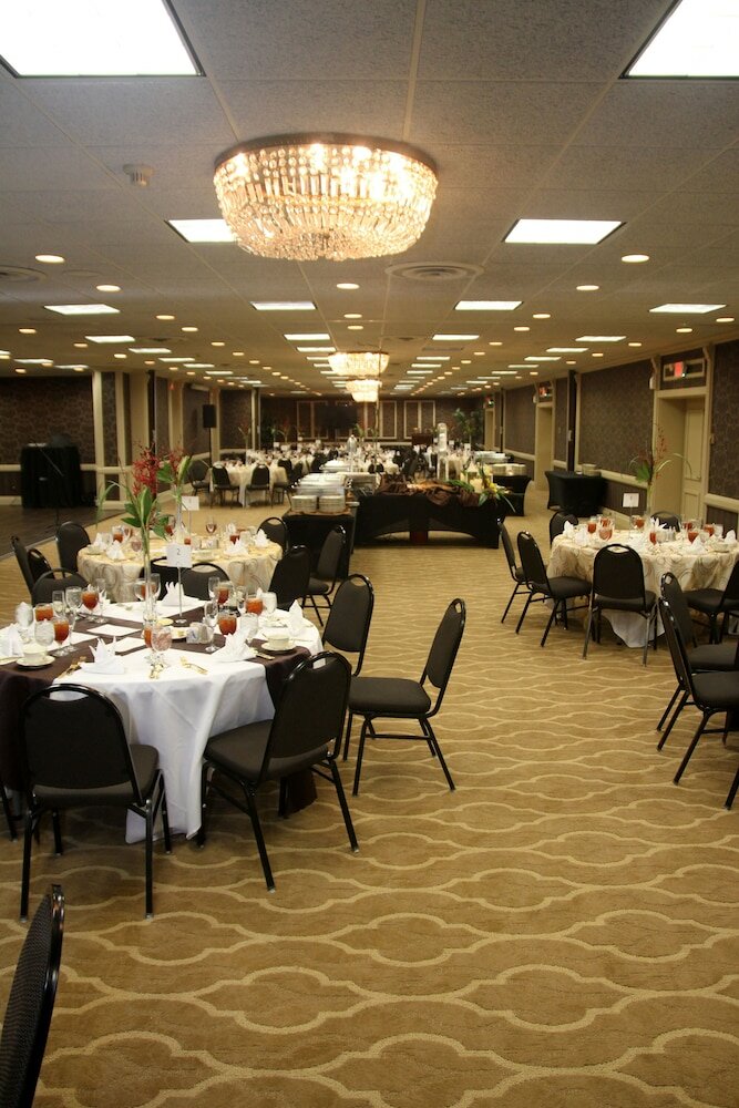 Фото Radisson Hotel Louisville North