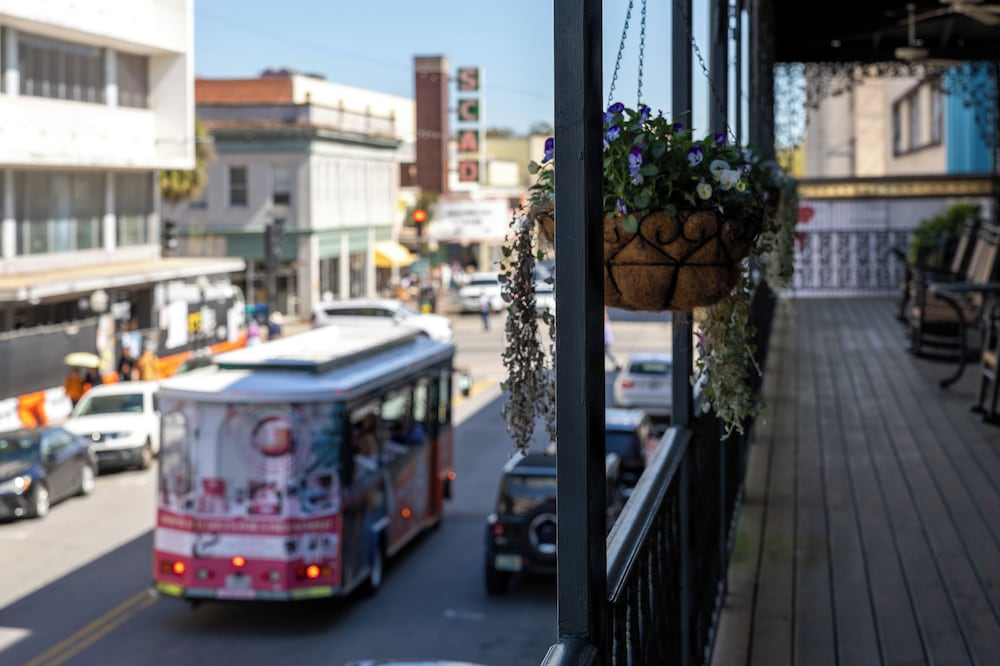 Фото The Marshall House