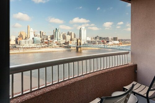 Гостиница Cincinnati Marriott at RiverCenter в Ковингтоне