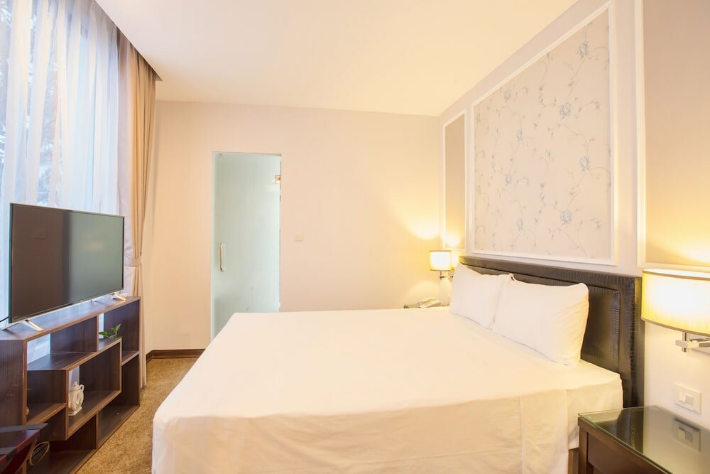 Фото Dinh Ami Hanoi Hotel