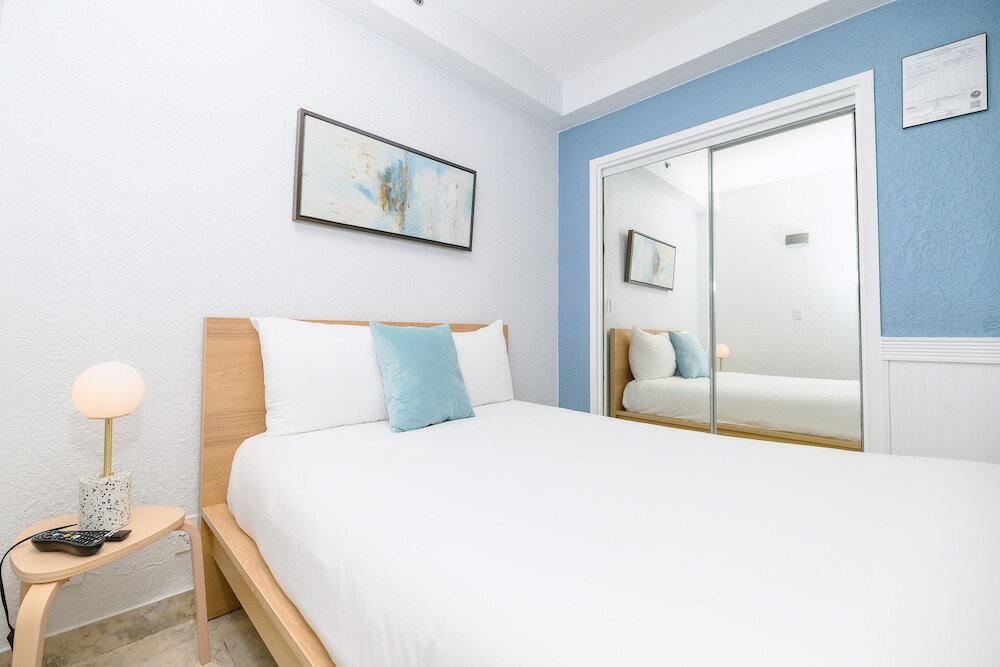 Фото Castle Beach Club Apartments