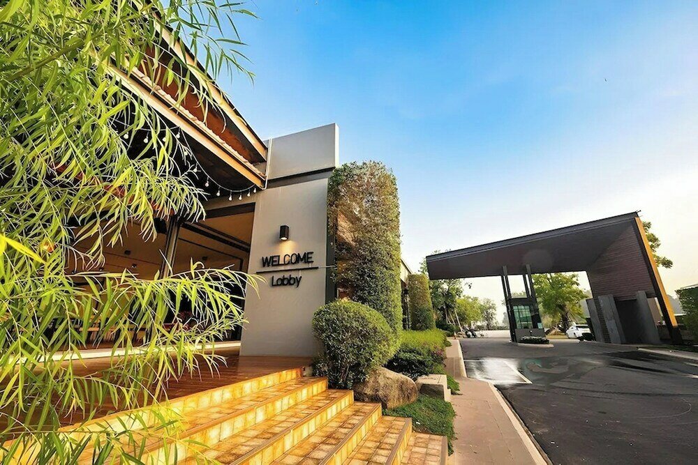 Фото Chatnipa Beach Resort by Morseng