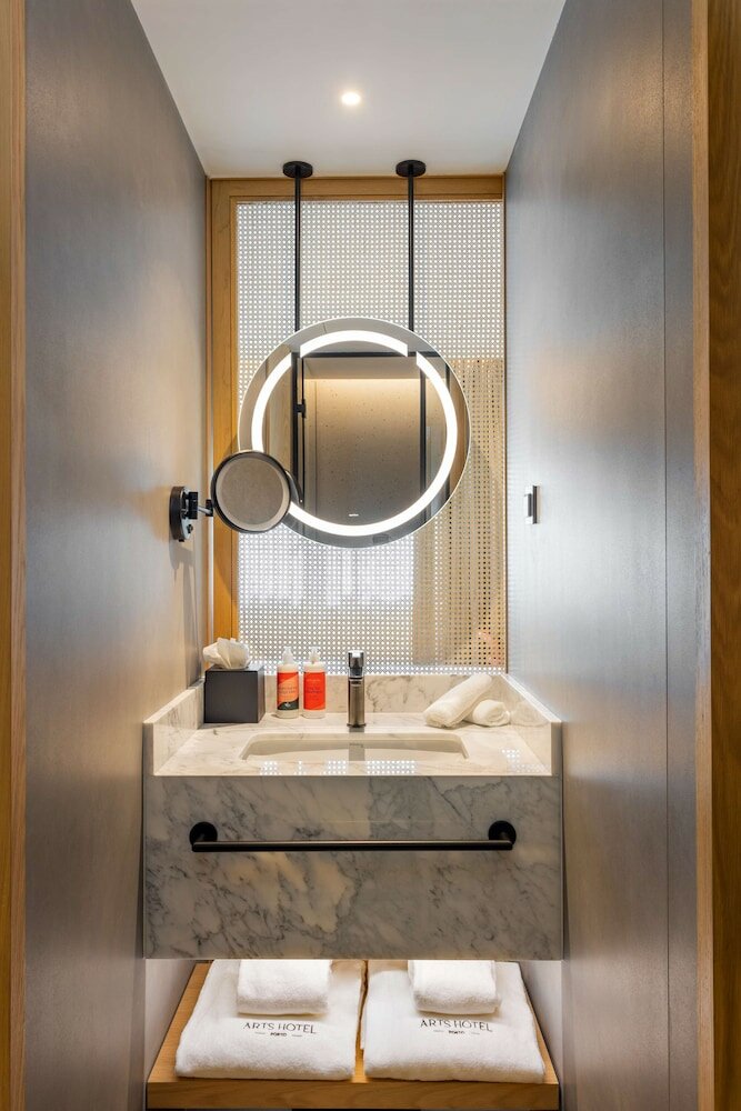 Фото Arts Hotel Porto, Tapestry Collection by Hilton