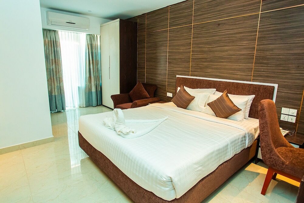 Фото Royal Raj Hotel