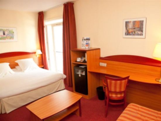 Фото Ibis Styles Nantes Centre Gare